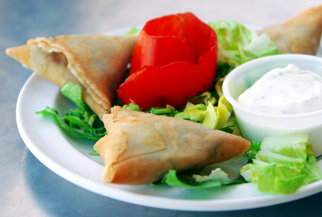 36. Samosa (3 pieces).
