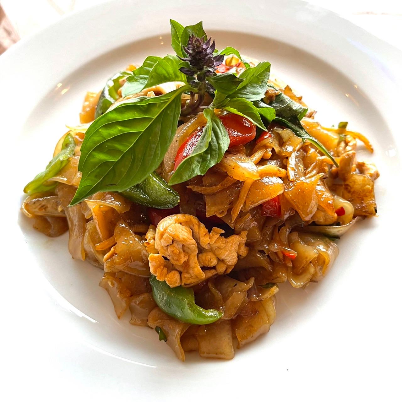L - Drunken Noodle.