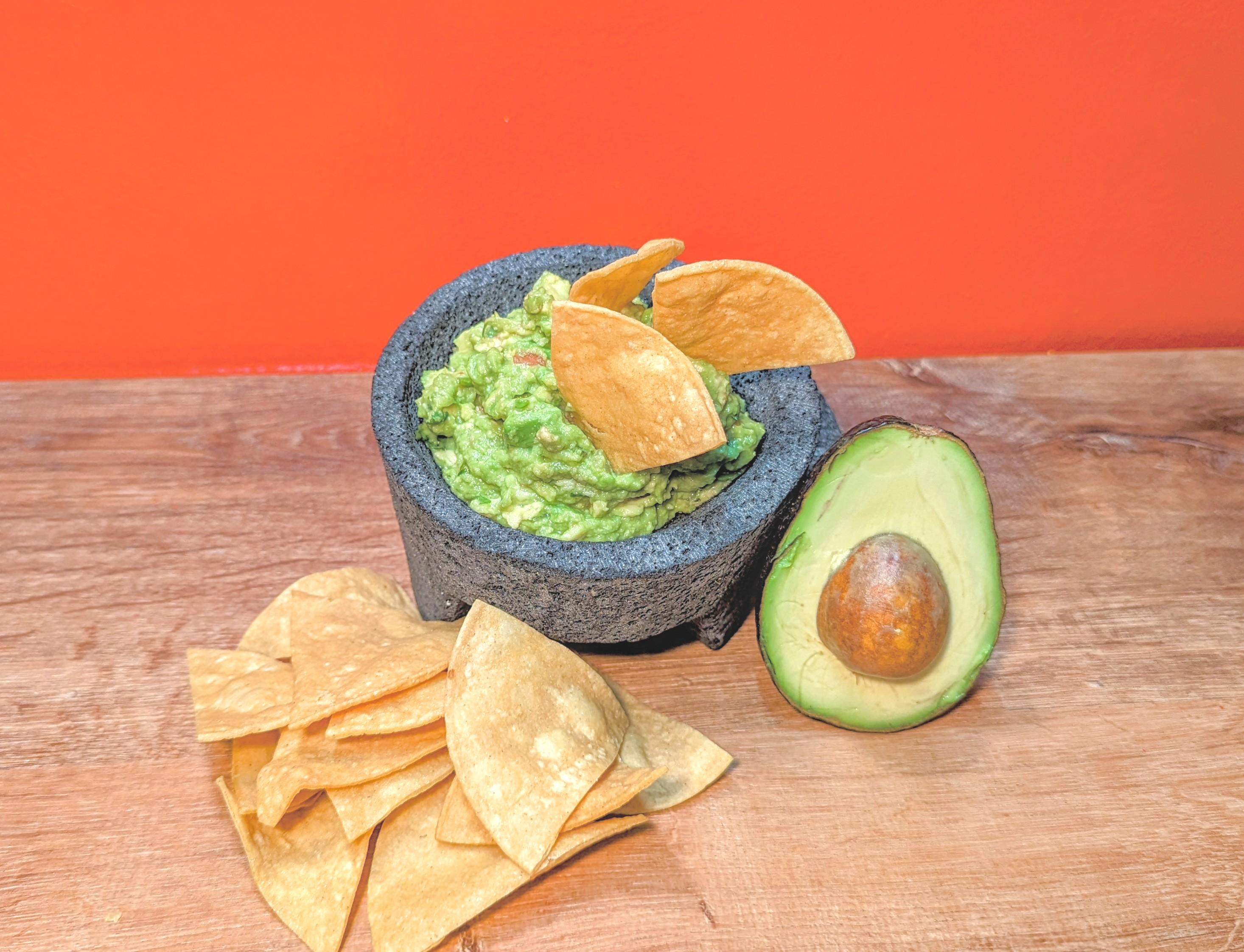 Lg Guacamole w Chips.