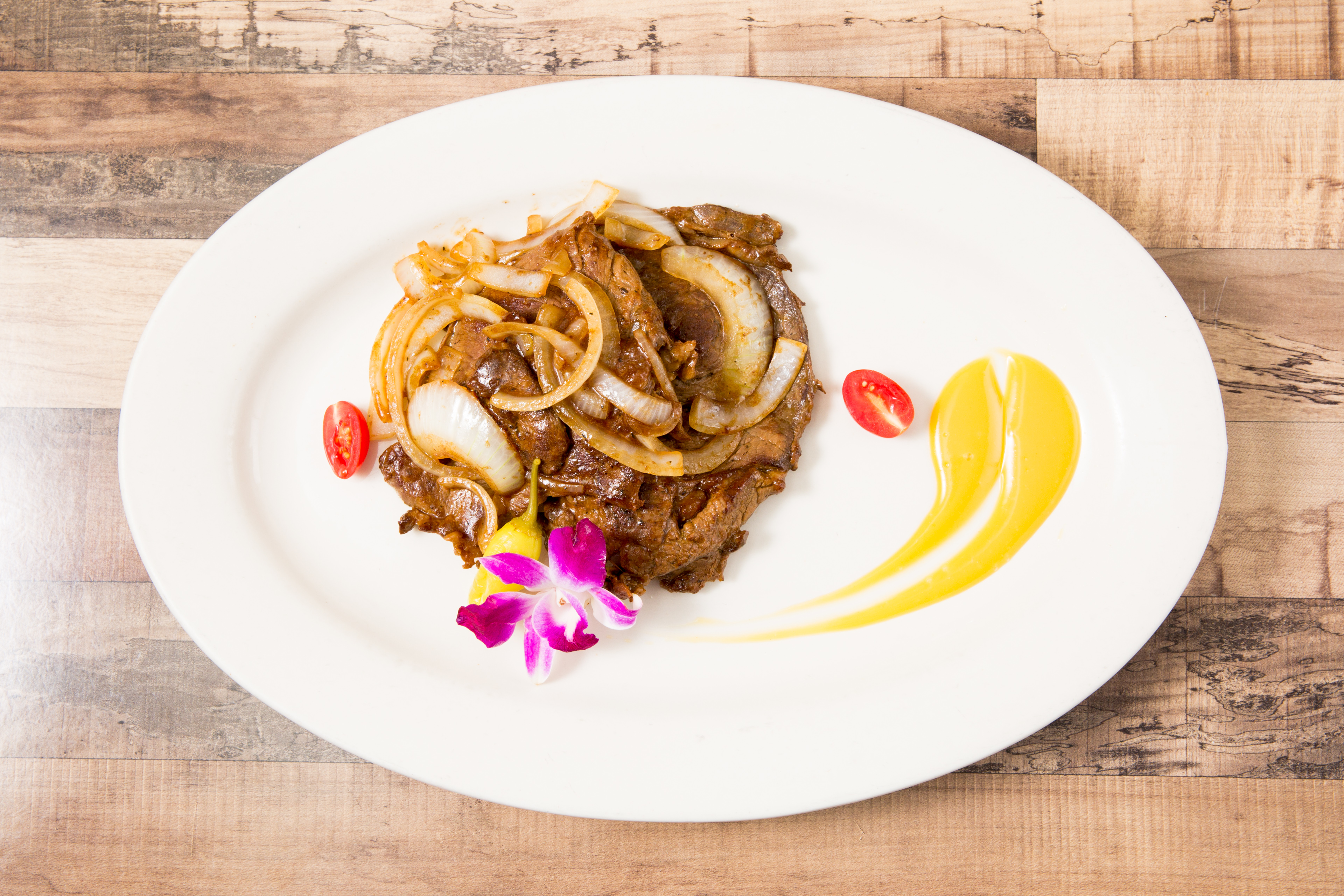 FAMILY meal: Steak with Onions - Biftec Encebollado.