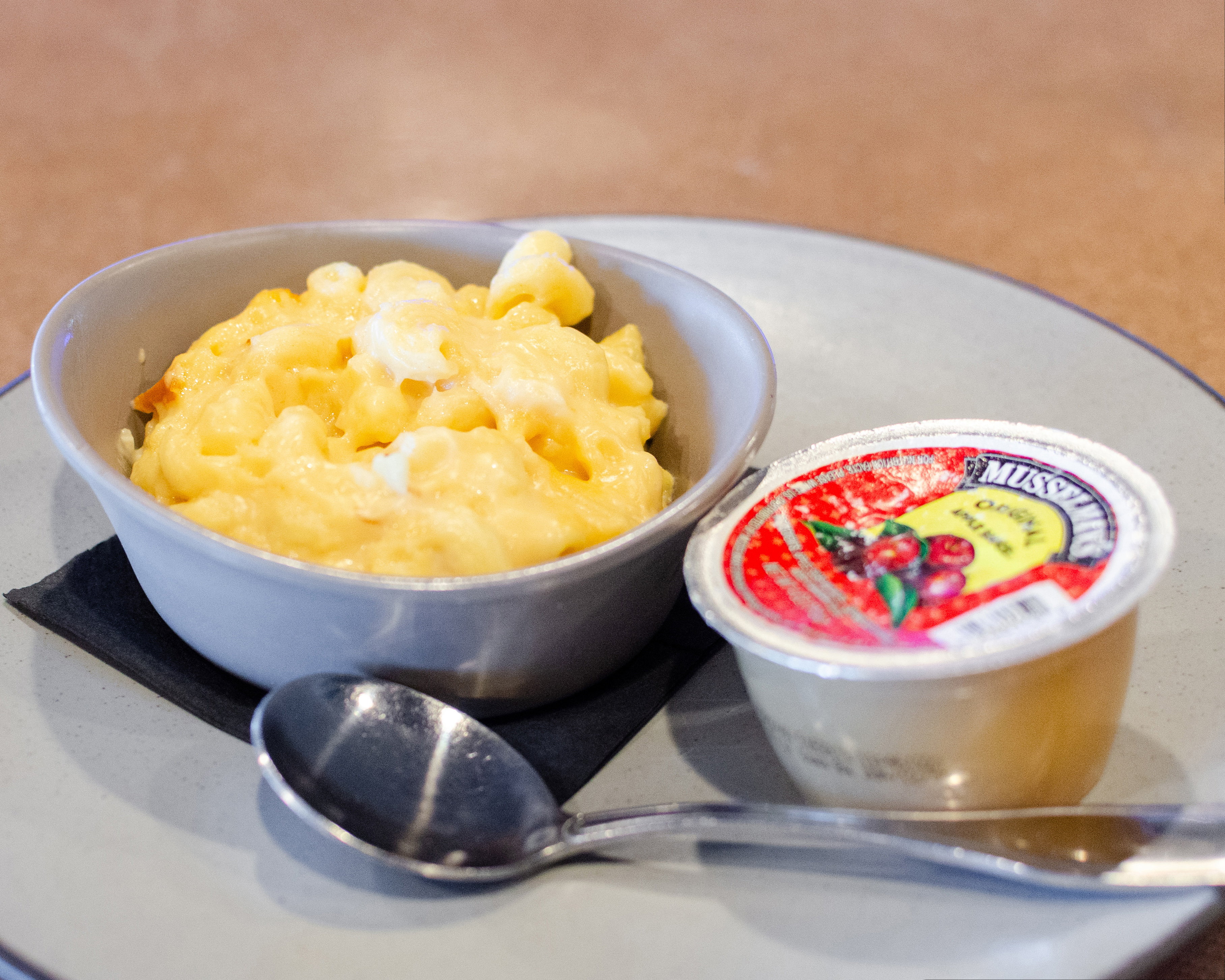 Kids Mac & Cheese w Side.
