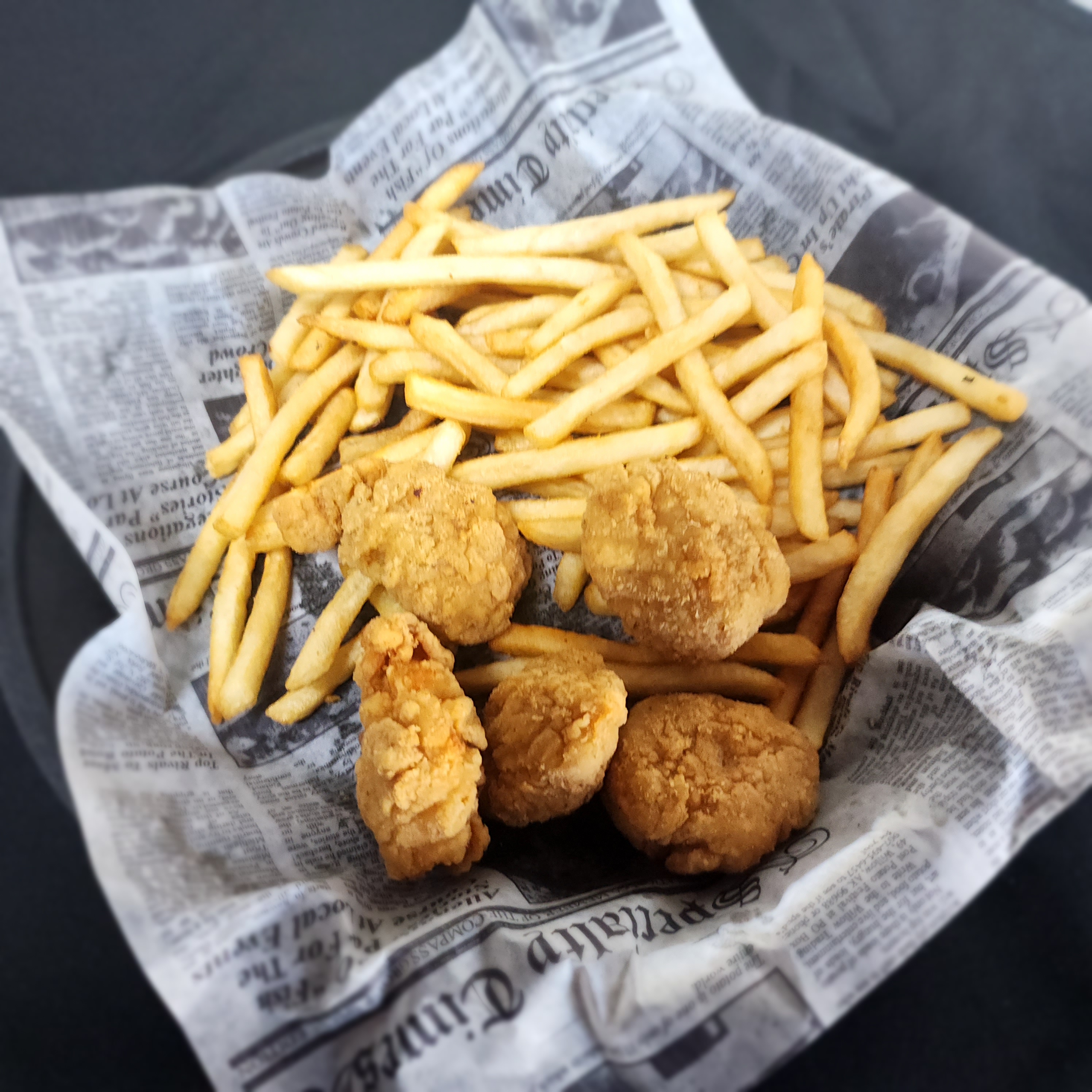 Kids Chicken / Fries.