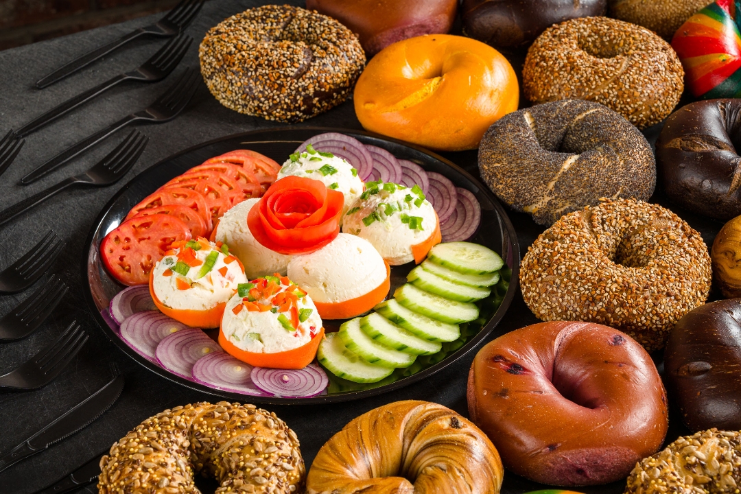 SCHMEAR & BAGEL TRAY.