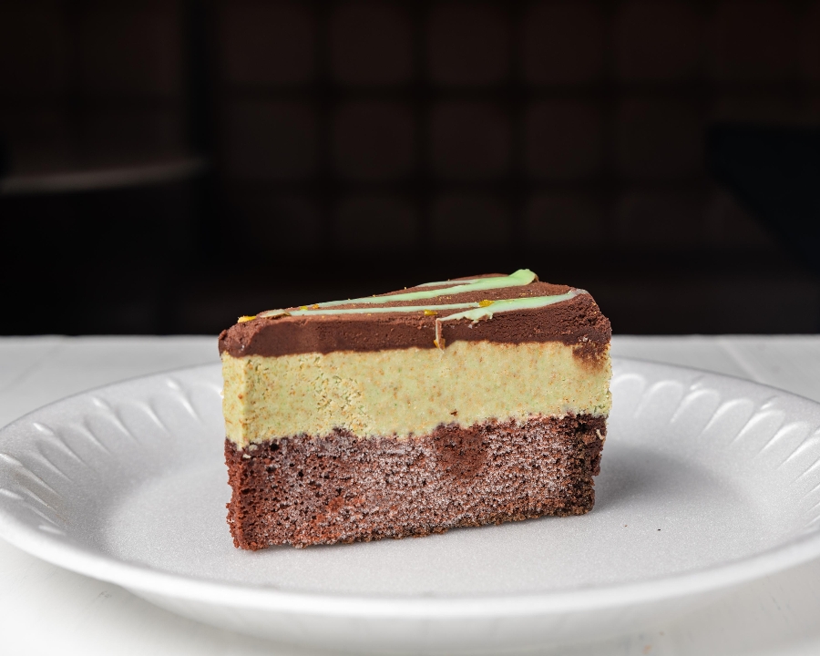 Dubai Chocolate Cake.
