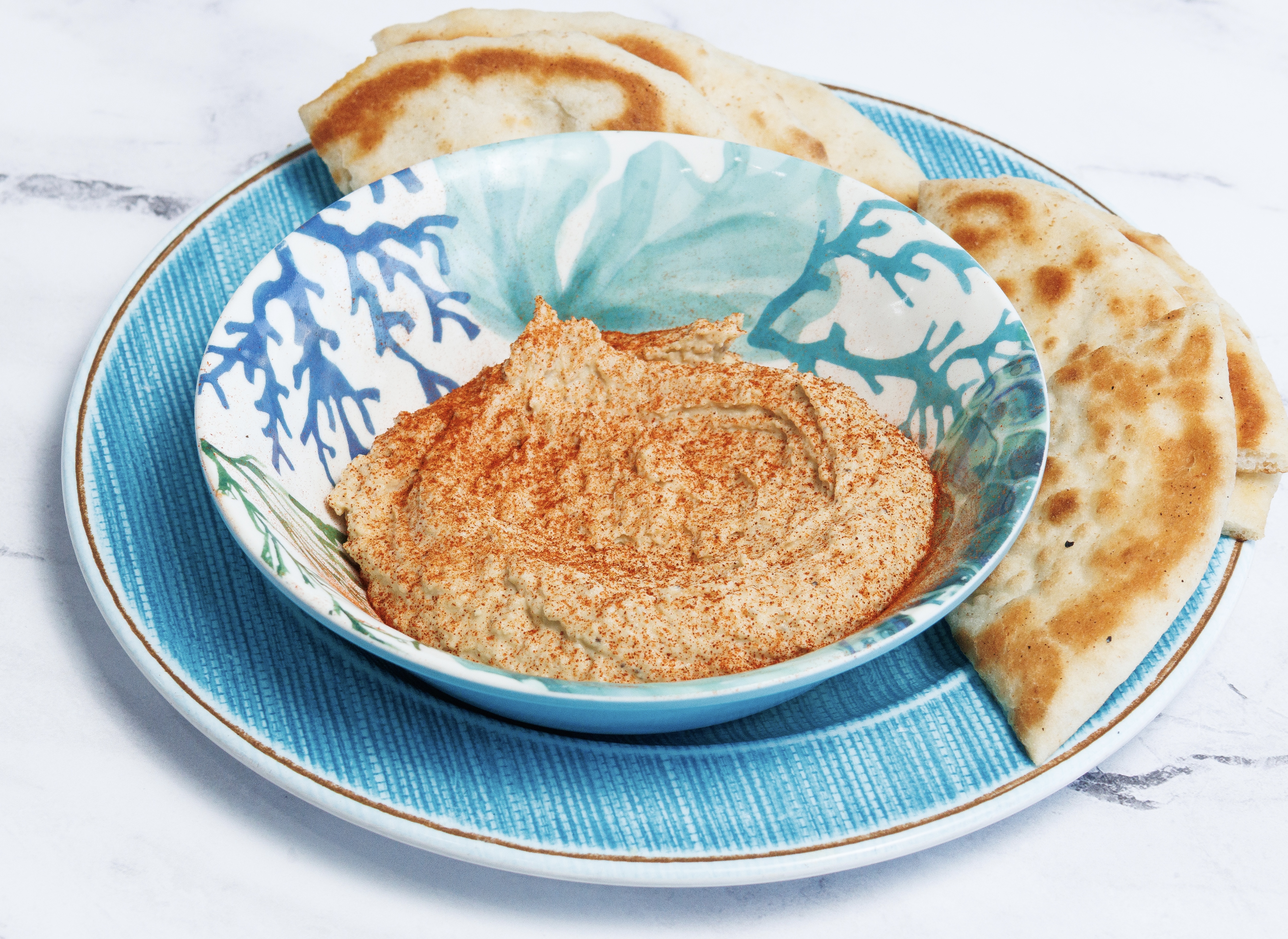 HUMMUS W/ PITA BREAD (Chickpea Spread).