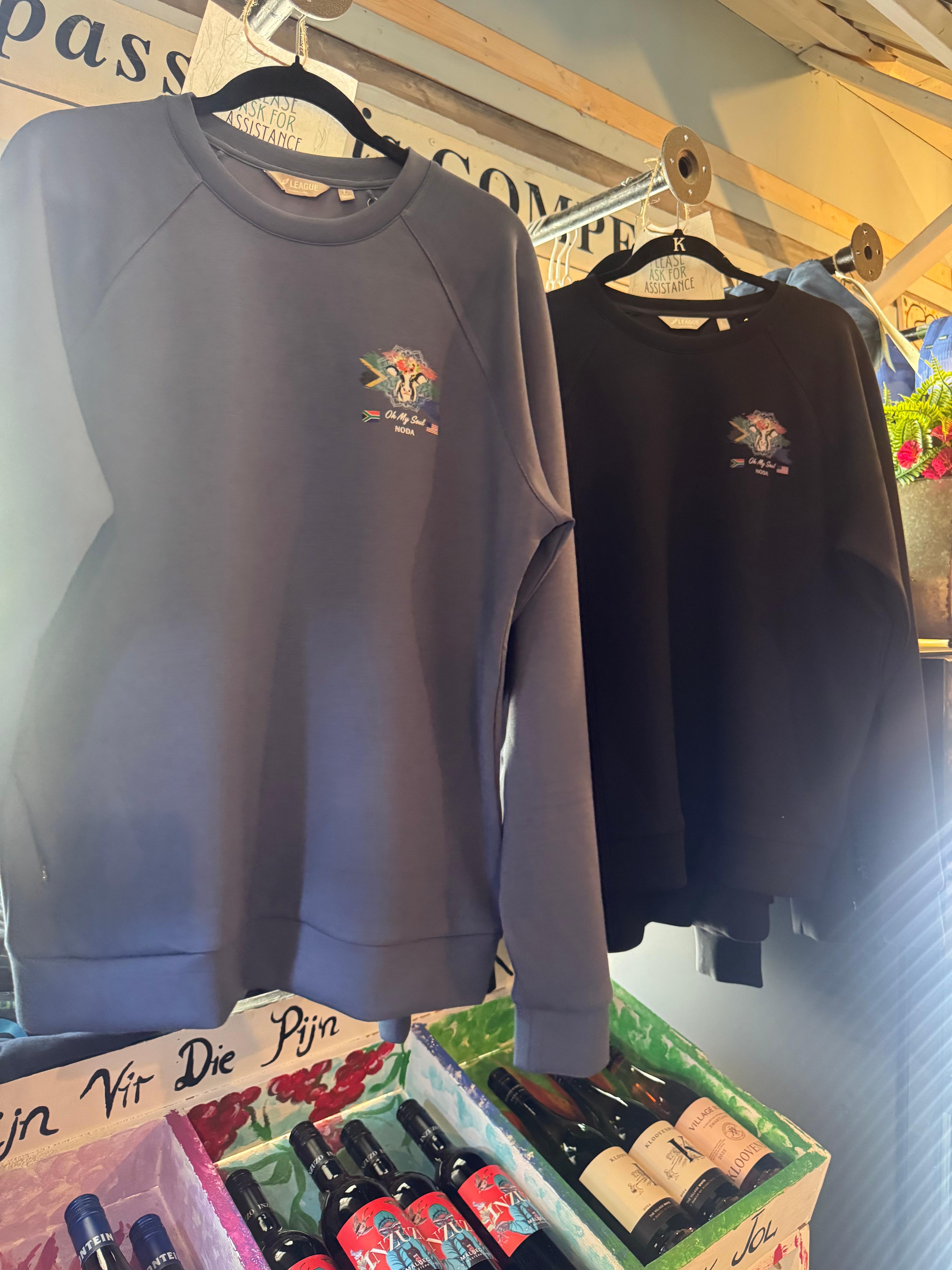 OMS BLACK SWEATER.