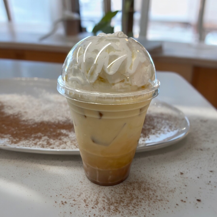 Spiced Brown Sugar Latte (16 oz) - Iced.