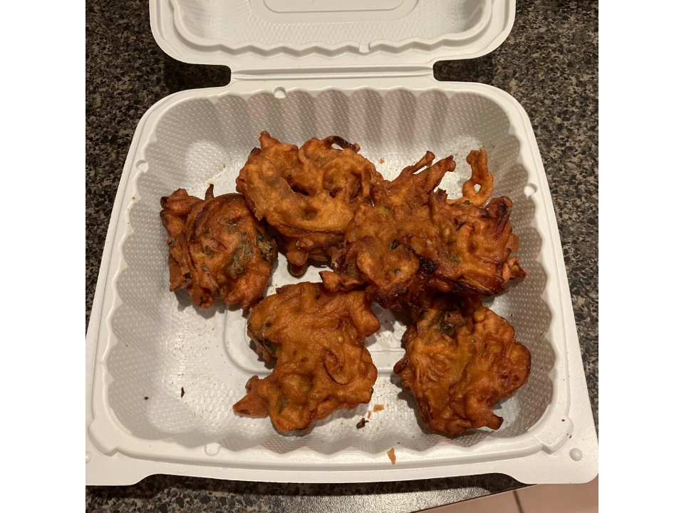 Garam garam pakora.