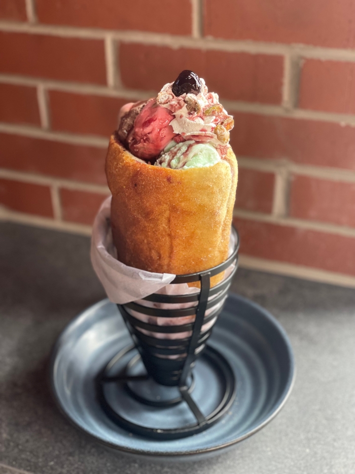 SPUNMONI ZEPP ICE CREAM TOWER.