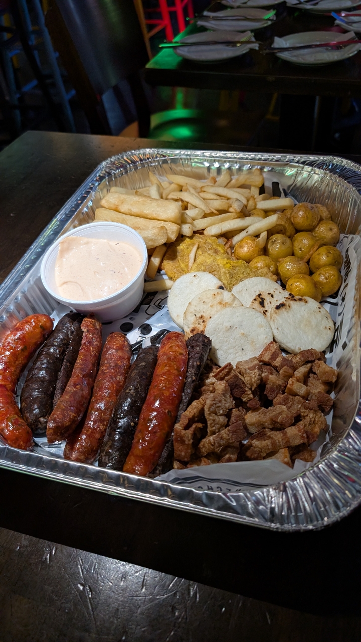 Picada Colombiana Fiesta (10-12 personas).