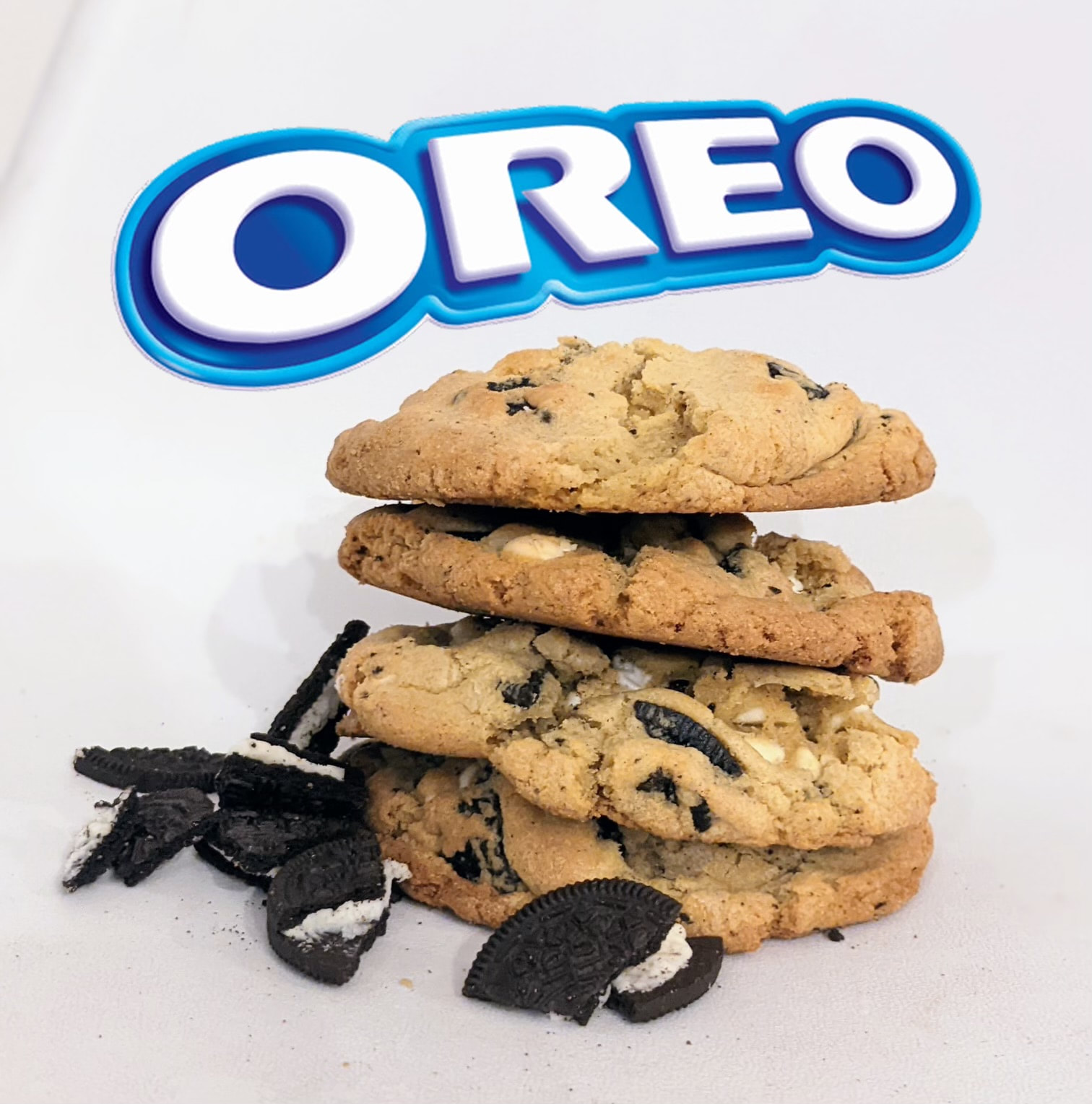 Devour Cookies & Cream (Box of 4 Cookies)..