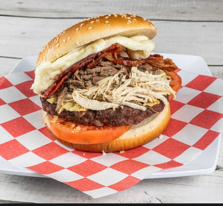 BURGER PLUS.