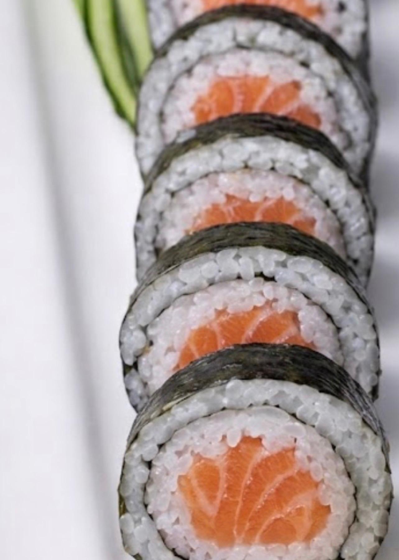 Salmon Roll.