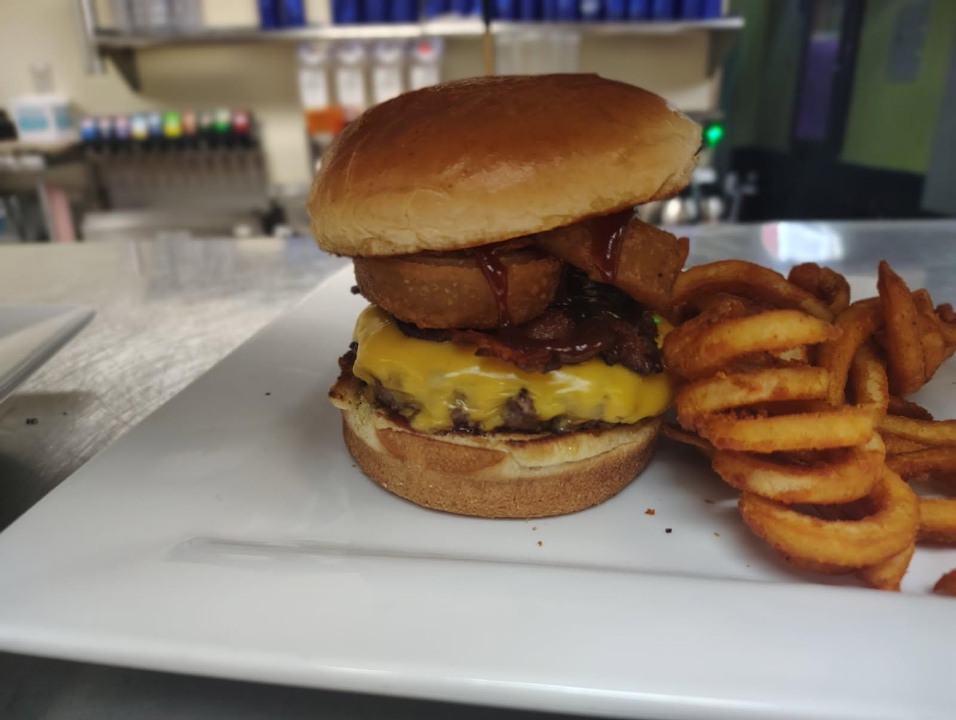 Lucky's BBQ Burger.