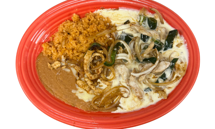 Lunch pollo a la crema.