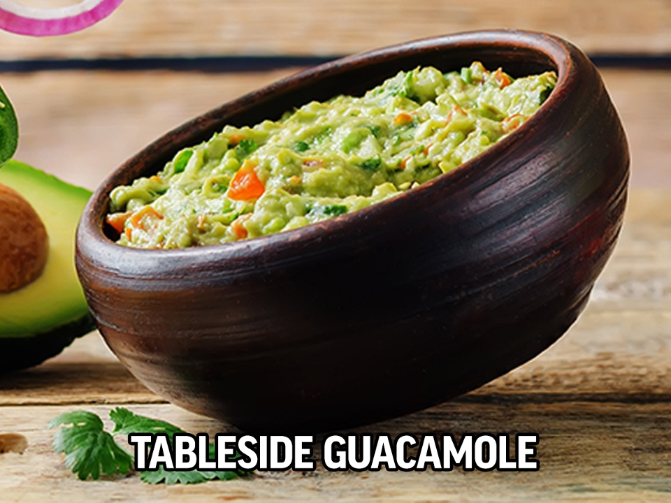 Guacamole 12oz cup w/chips.