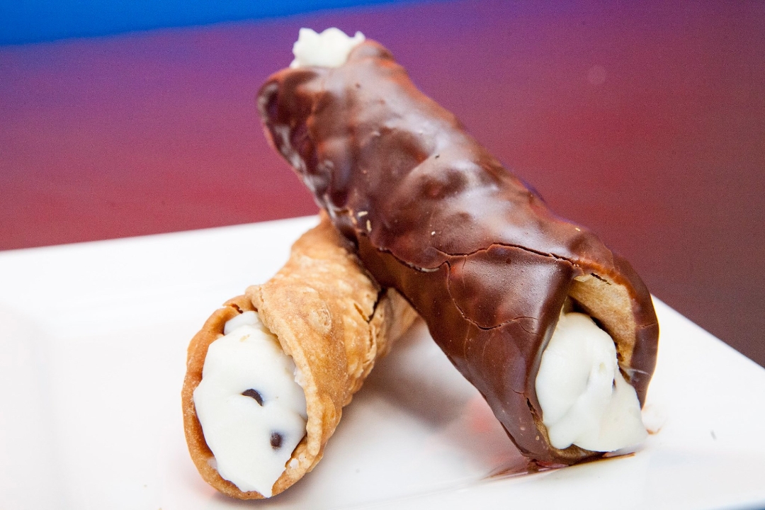 Large Cannoli.