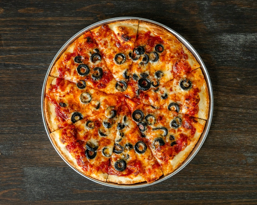 Olive 14 Inch Lg Pizza.