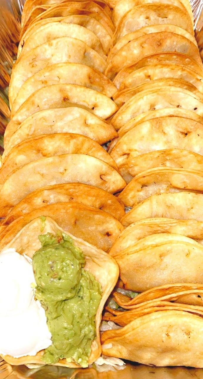 TACO BAR SERVES 10.