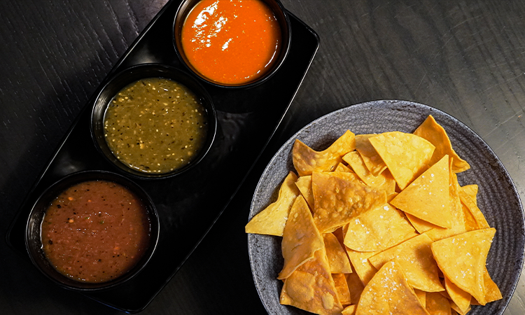 SALSA FLIGHT AND CHIPS.