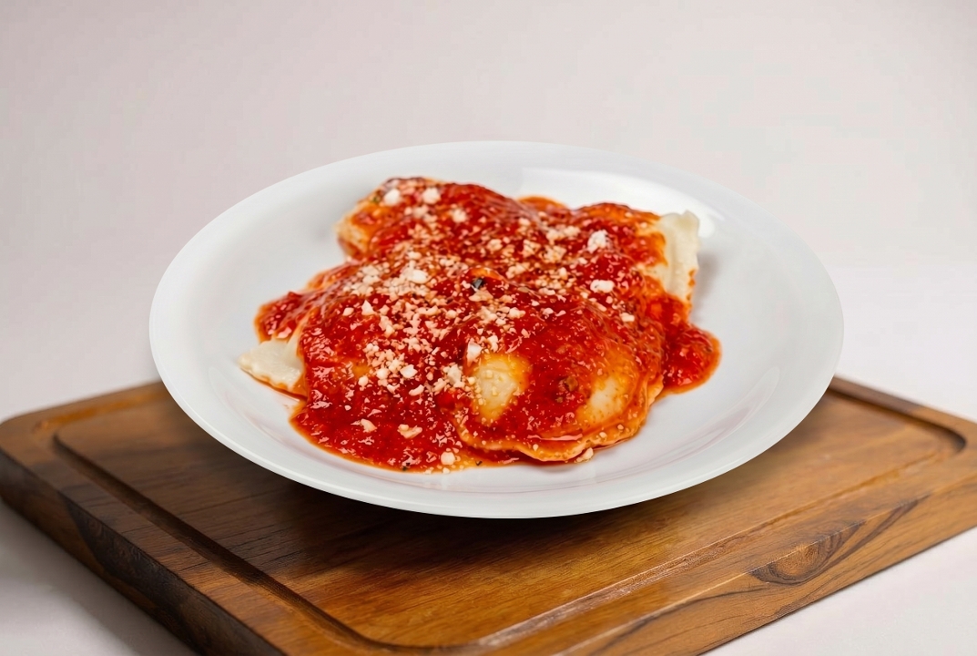Ravioli with Marinara Kids Size.