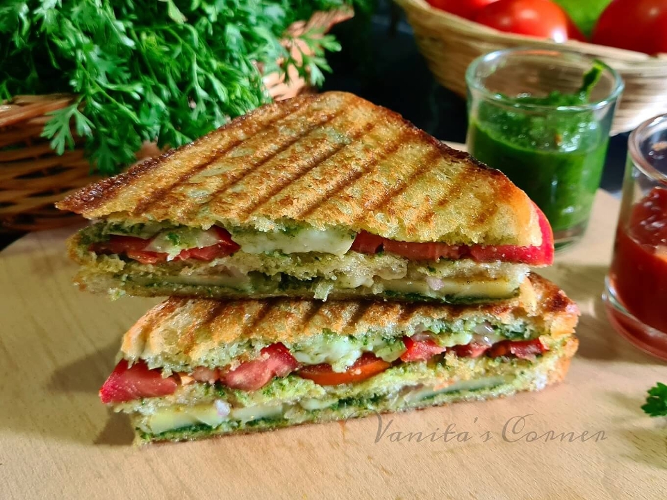 Bombay Sandwich w/ Fries.