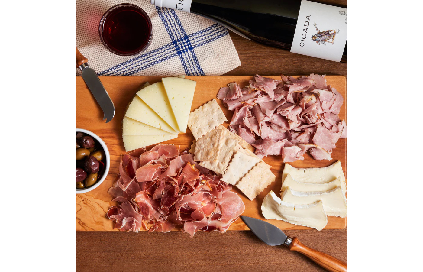 The Gourmet Cheese, Meat & Wine Assortment