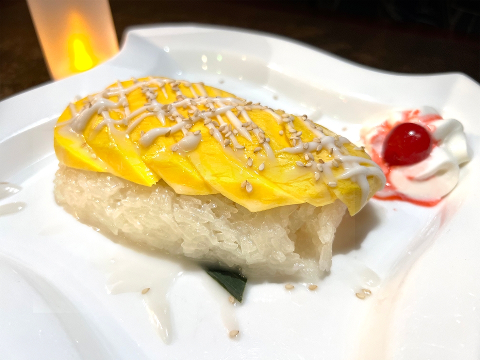 Mango Sticky Rice (Seasonal).