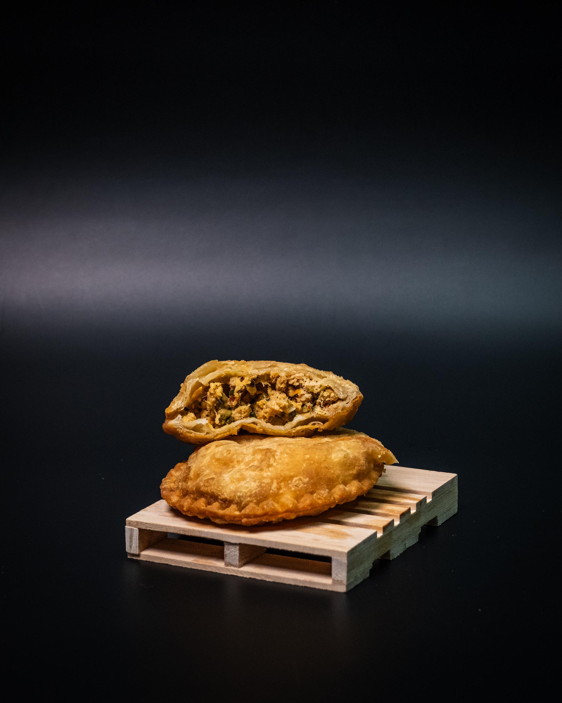 Chicken Bomb pastelito.