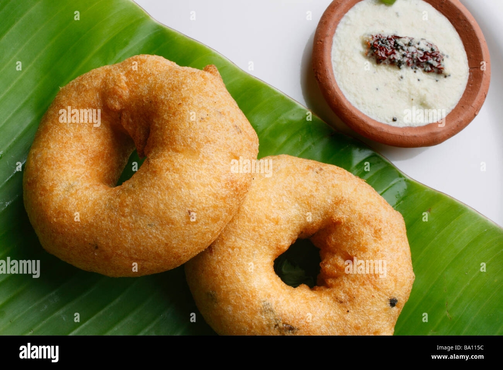 Medhu Vada (2pcs).
