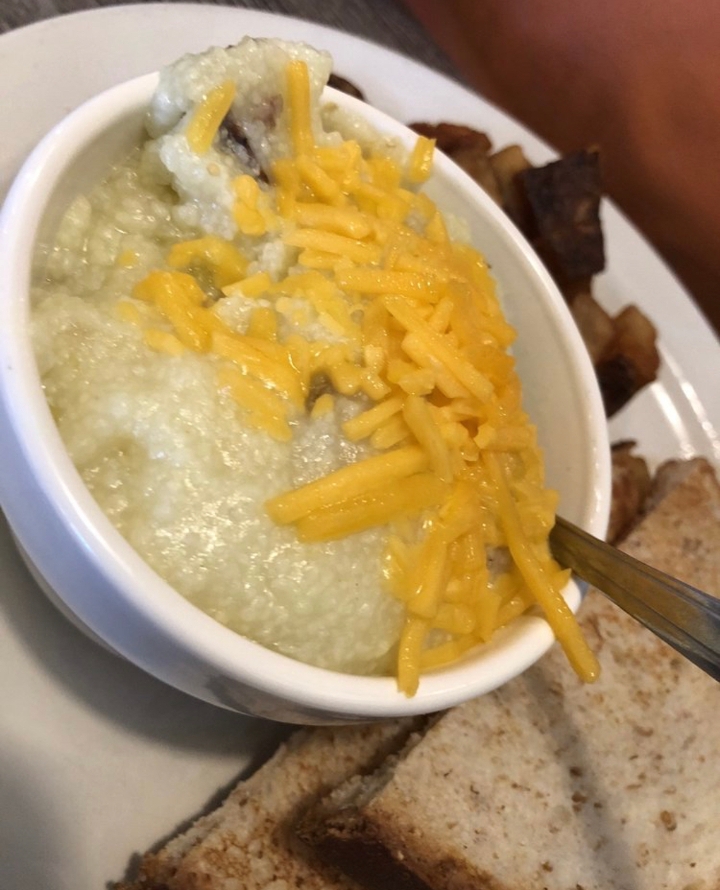 Solo Green Chili/Sausage/Cheese Grits Cup.