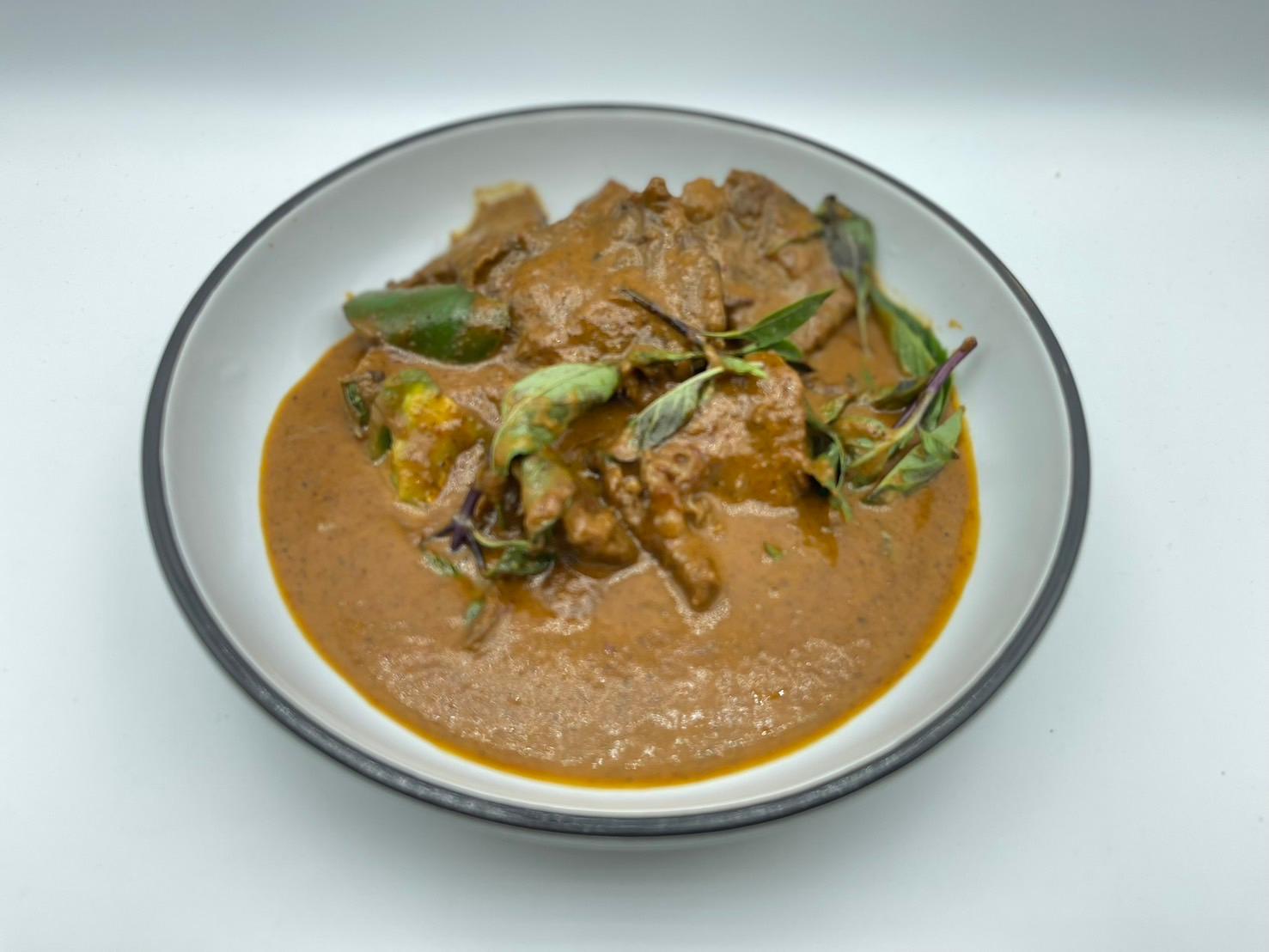 P41 Sap's Special Panang Beef Curry**.