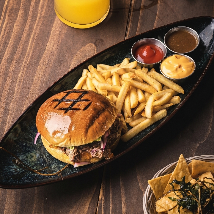 Chicharrón Prensado Burger.