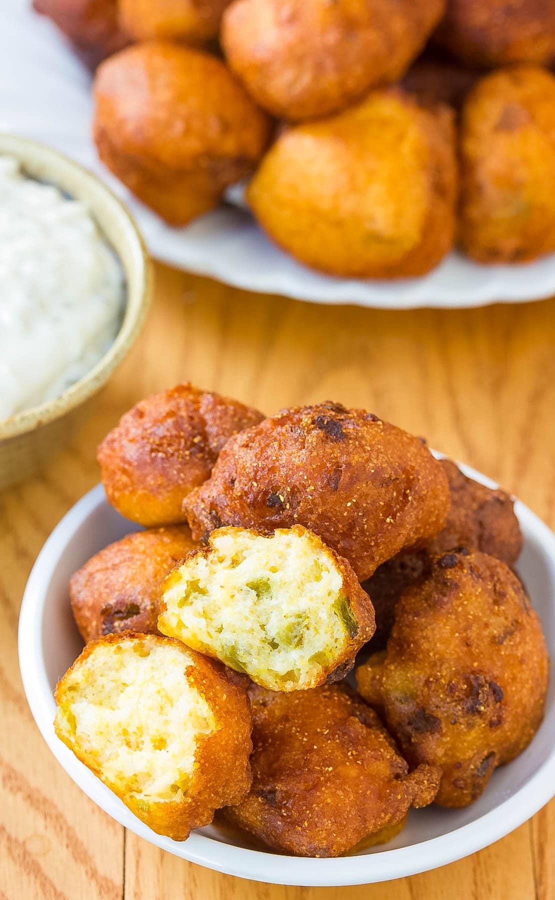 HUSHPUPPIES.