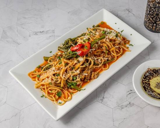 LINGUINI SAUSAGE E BROCCOLINI.