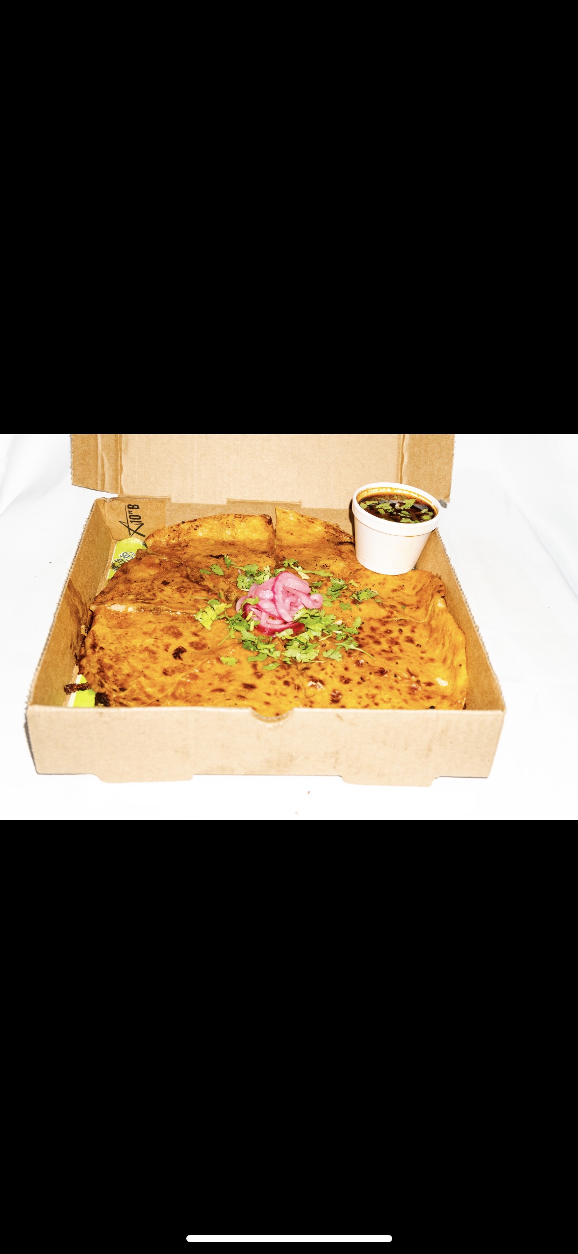 Quesa birria Pizza.