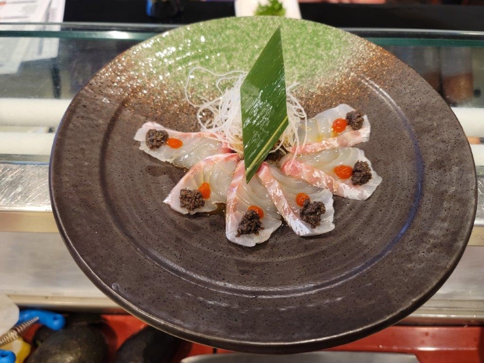 SA6-RED SNAPPER SASHIMI.