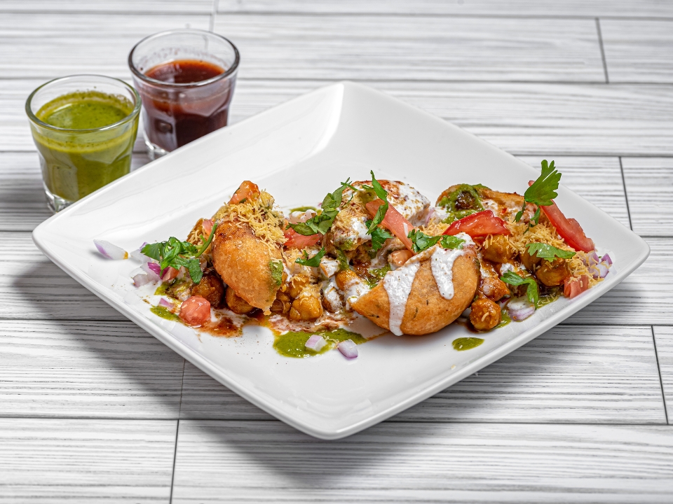 Aloo Tikki Chat (Dairy, Gluten).