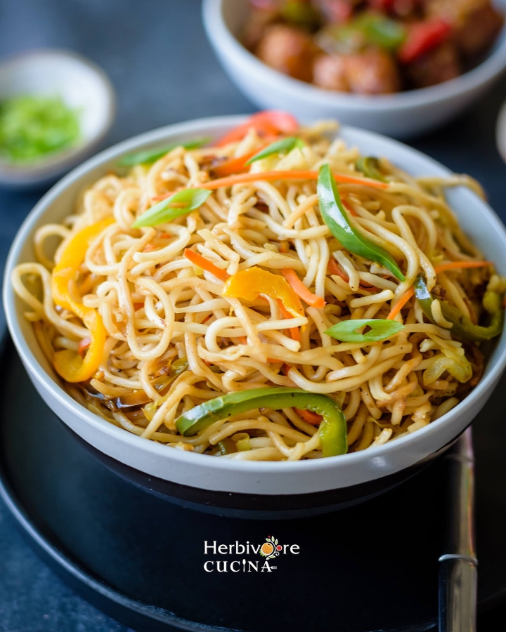 Veg Hakka Noodles.