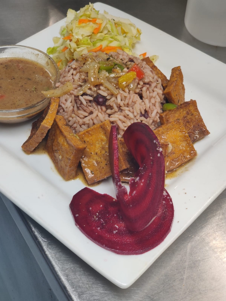 DOMINICAN VEGGIE STATION.