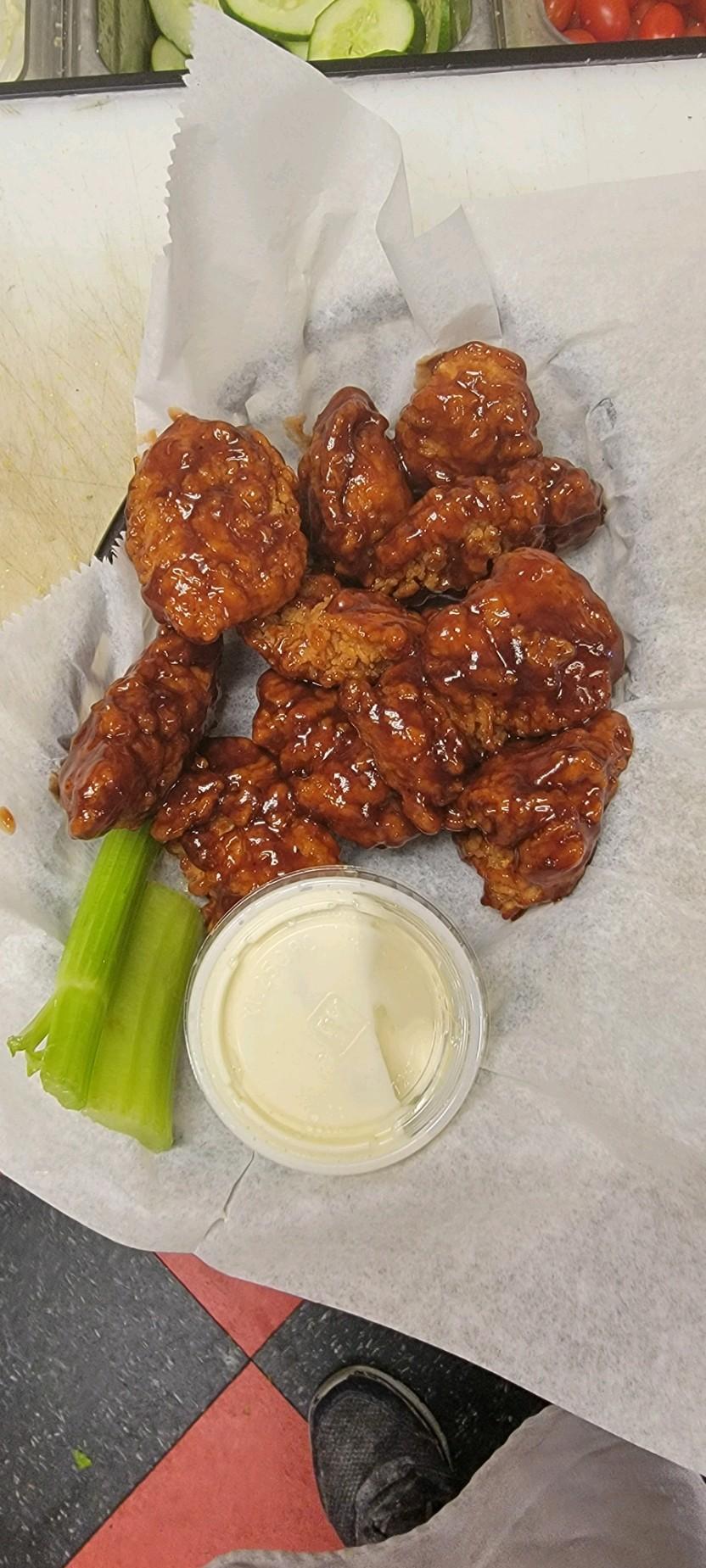 BONELESS WINGS (10).