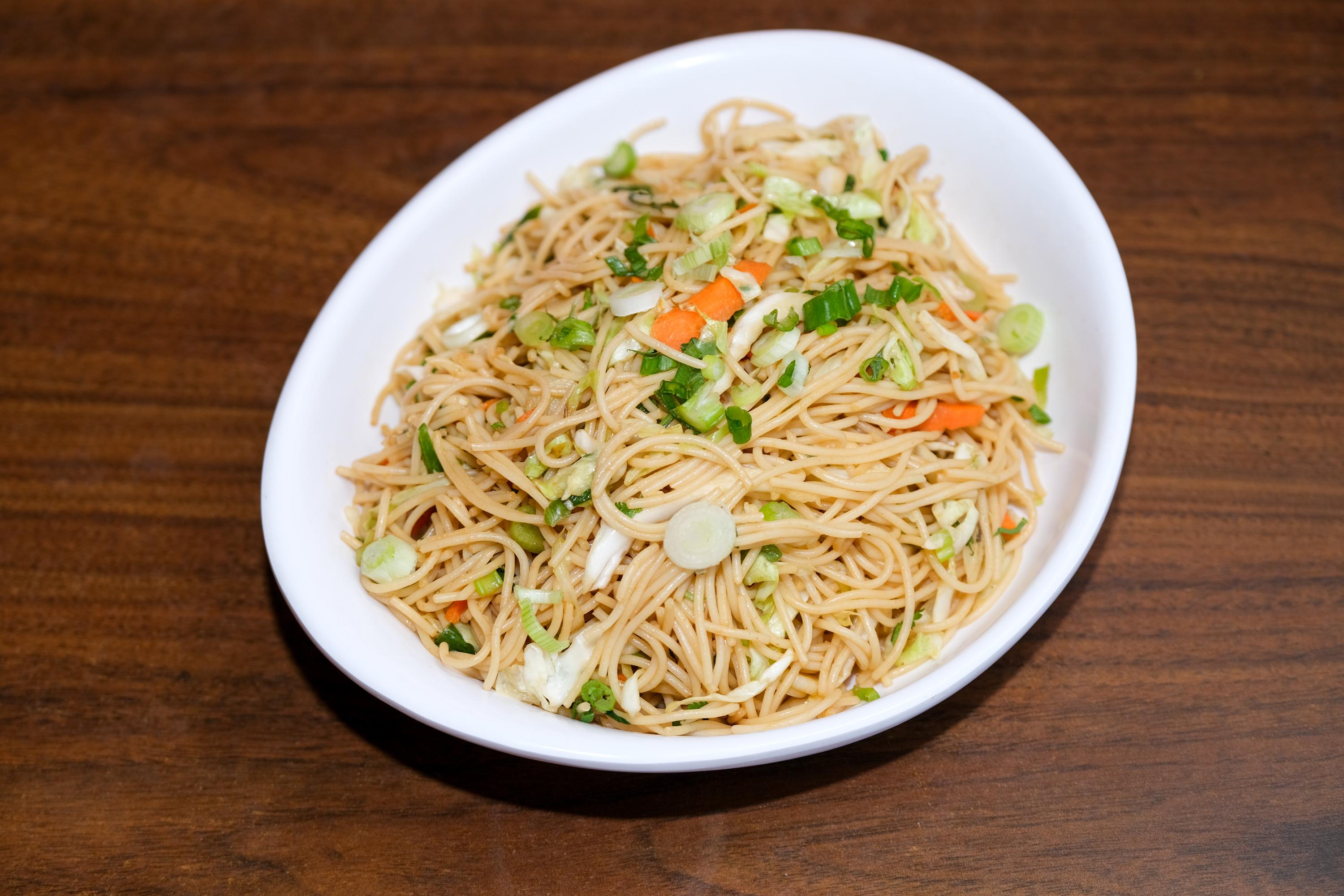 HAKKA NOODLES.