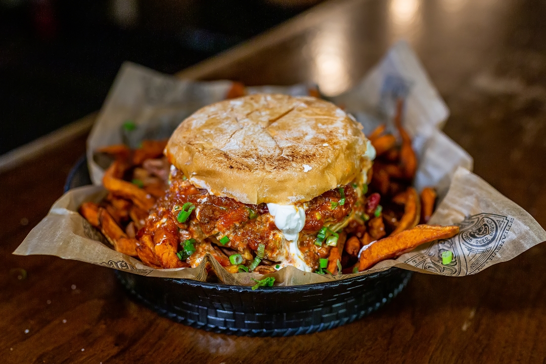 Chili Burger.