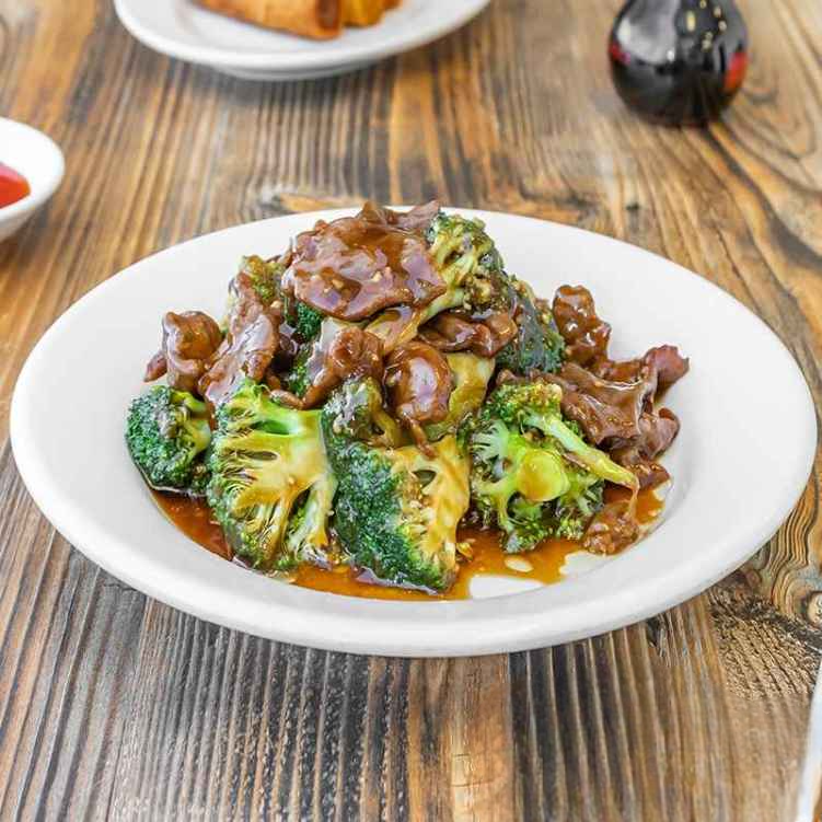 BF4. 西芥蘭牛肉/Beef with American Broccoli.