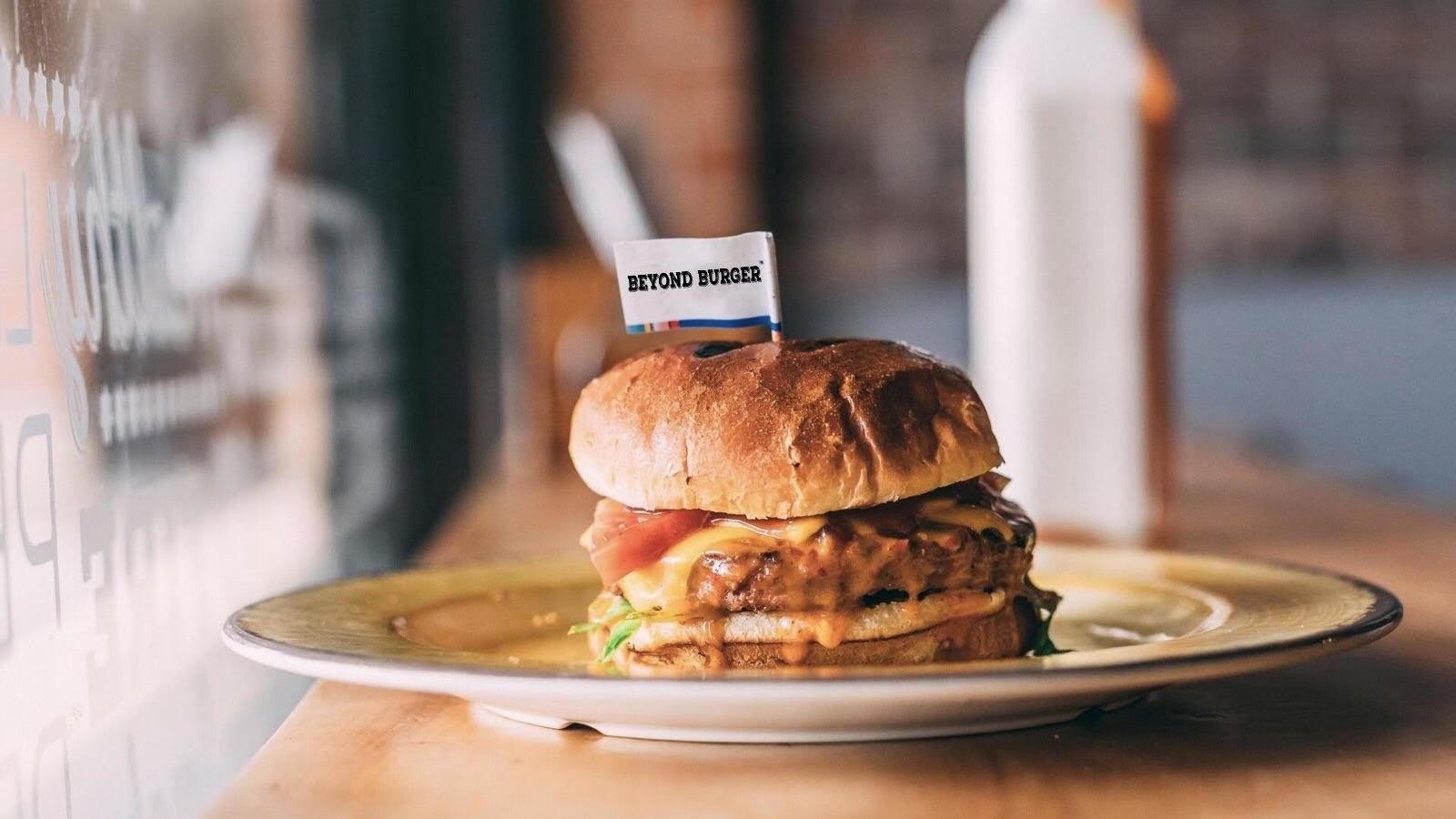 *PERI PERI BEYOND ® BURGER.