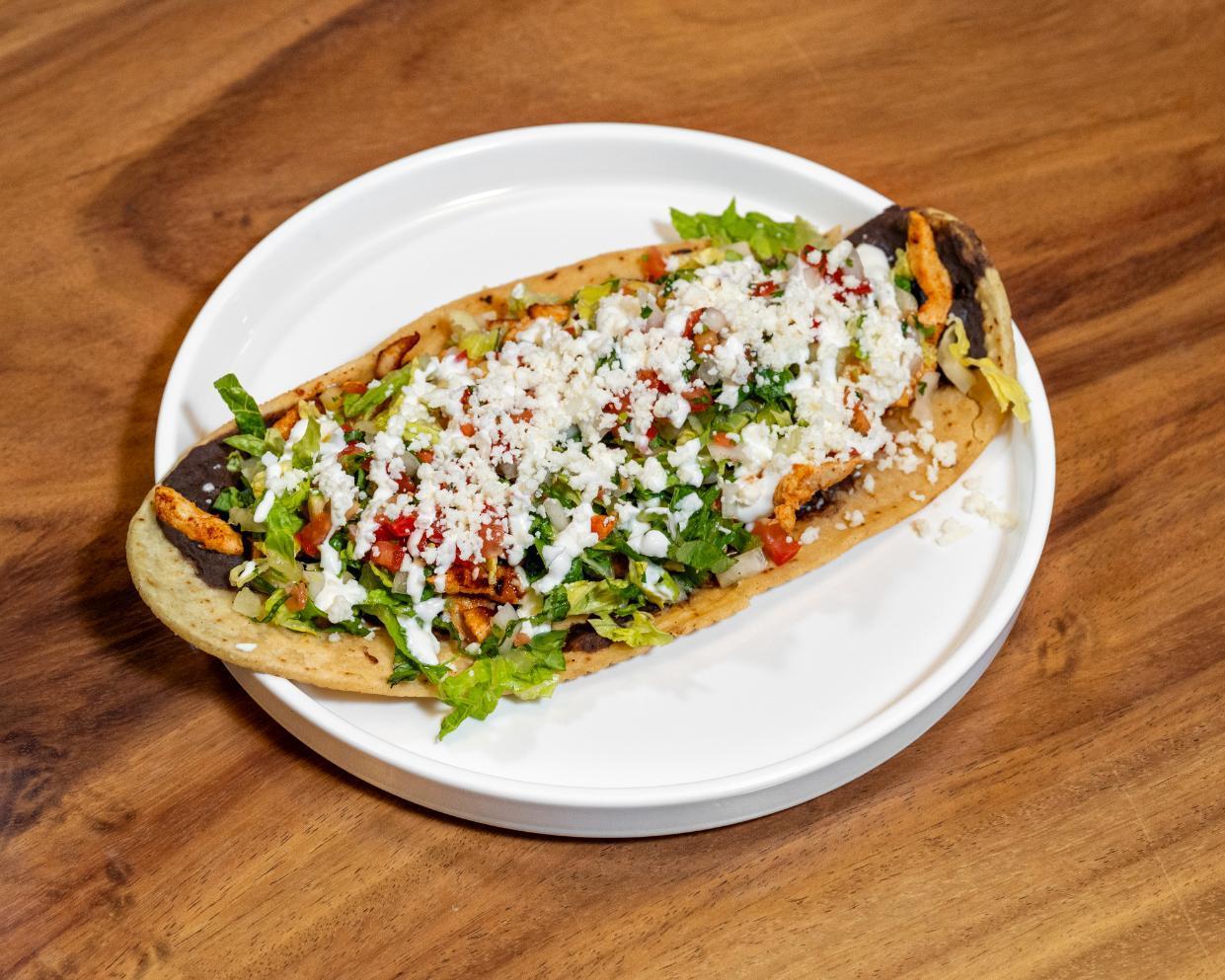 Huaraches Chorizo.