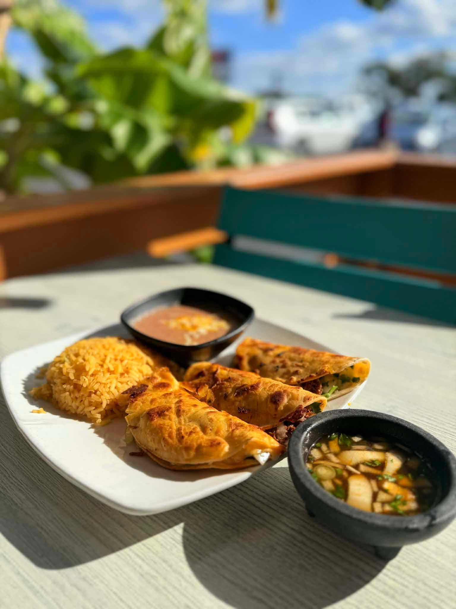 BIRRIA TACOS.