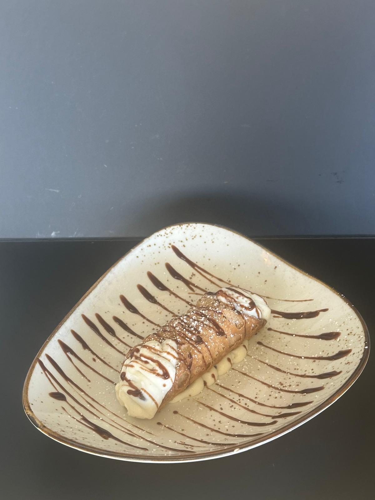 Cannoli*.