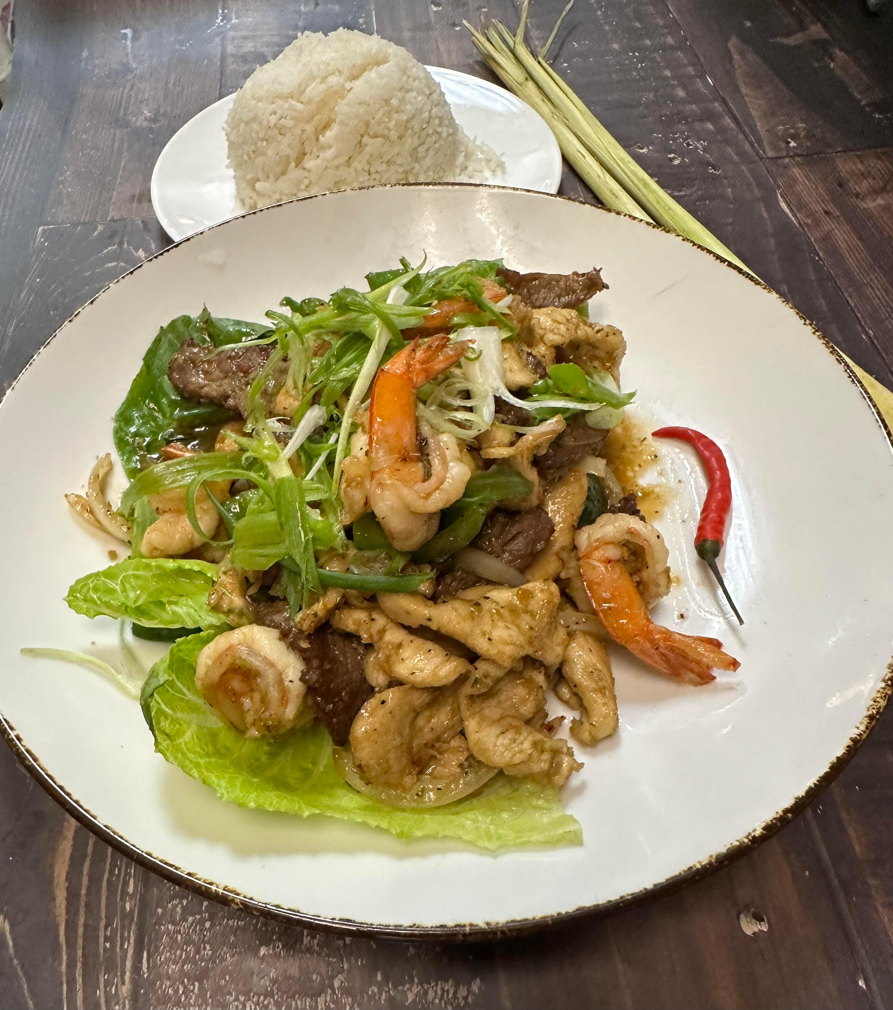 Lemongrass Stir-Fry (Sa Ot).
