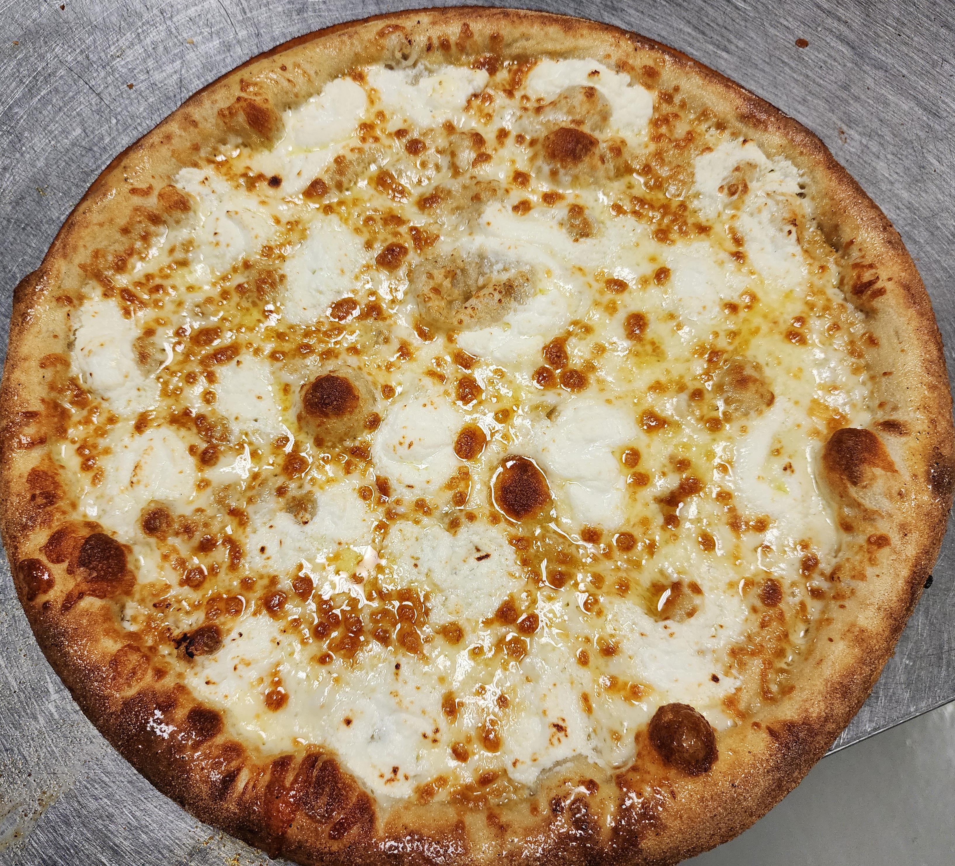 18" NY Style New York White Pizza.